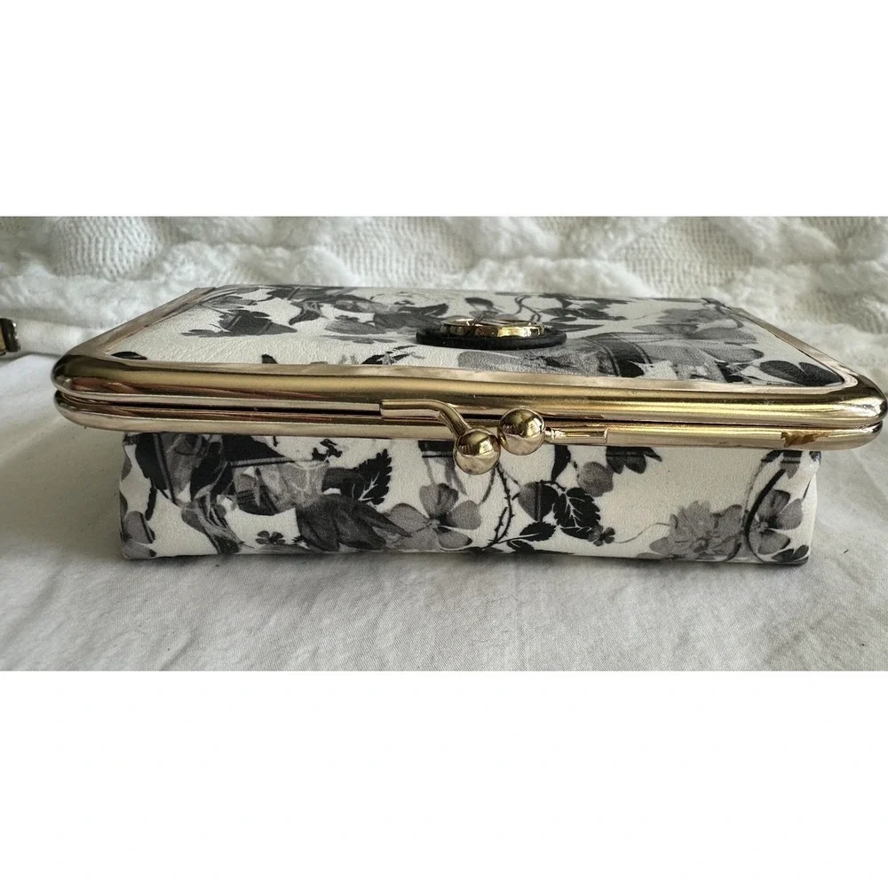 Adrienne Vittadini Pill Storage‎ Travel Case Kiss Lock Coin Wallet Black & White